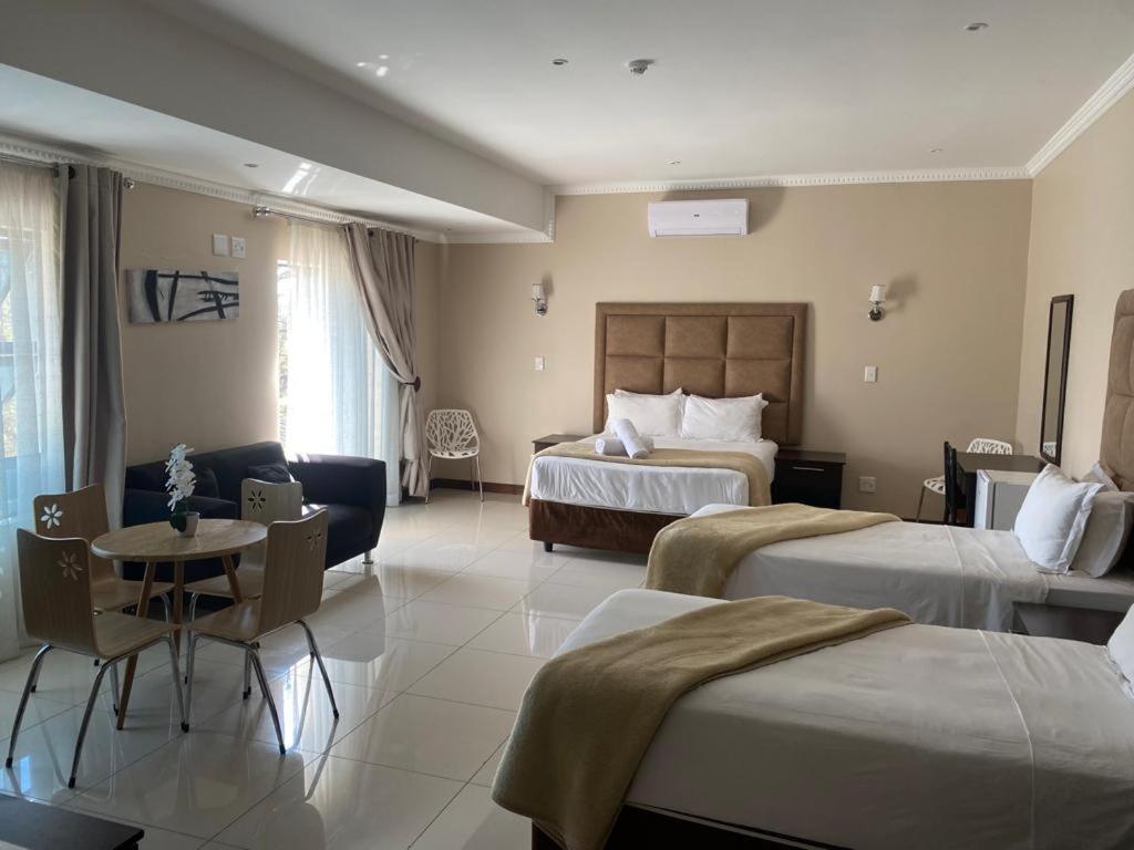 Aqua Stone Guest House Mbombela Exterior photo