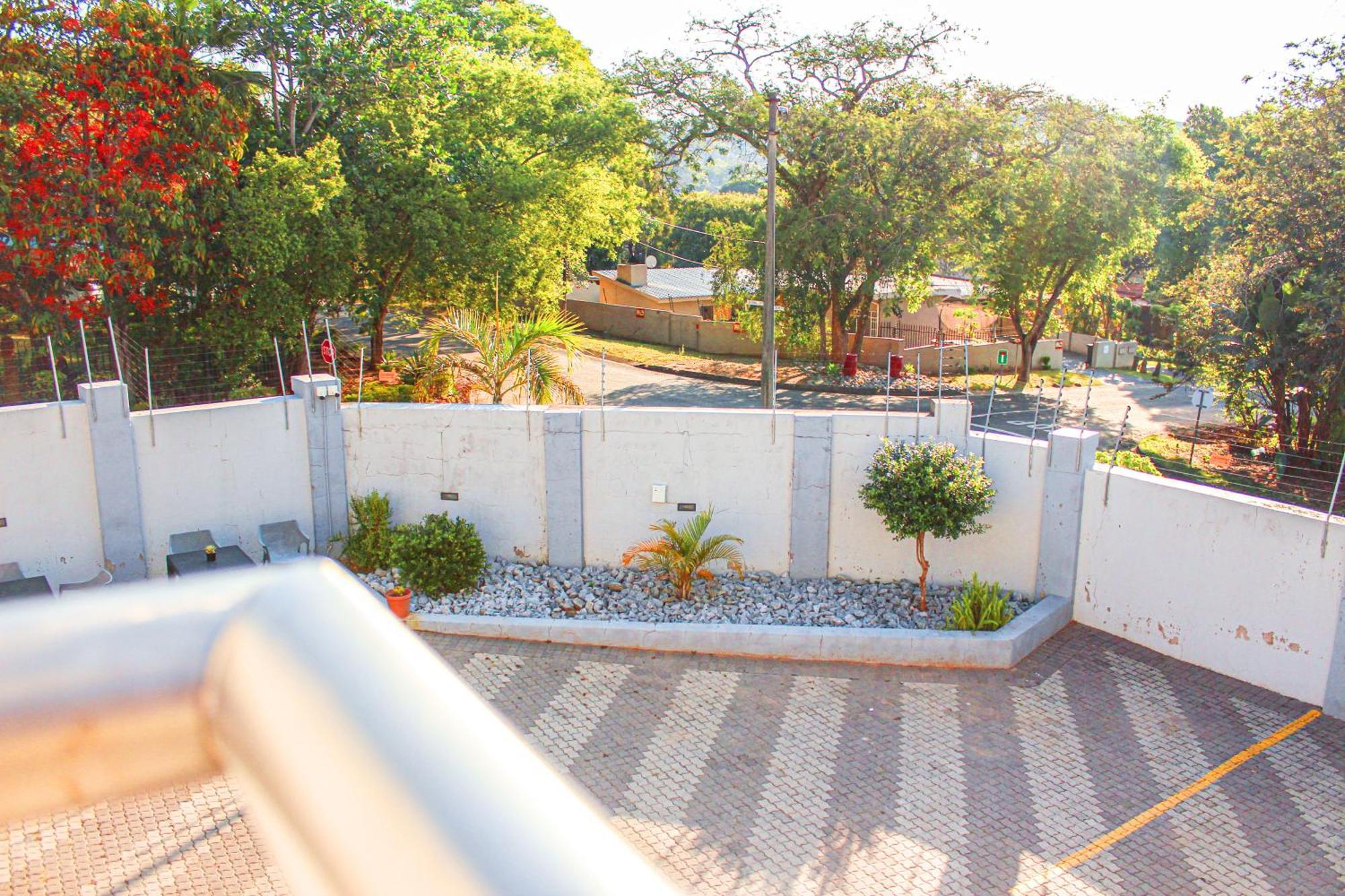 Aqua Stone Guest House Mbombela Exterior photo